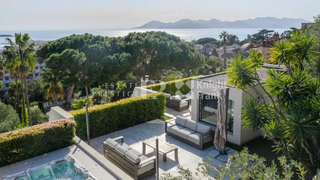 Main image of property: Provence-Alps-Cote d`Azur, Alpes-Maritimes, Cannes