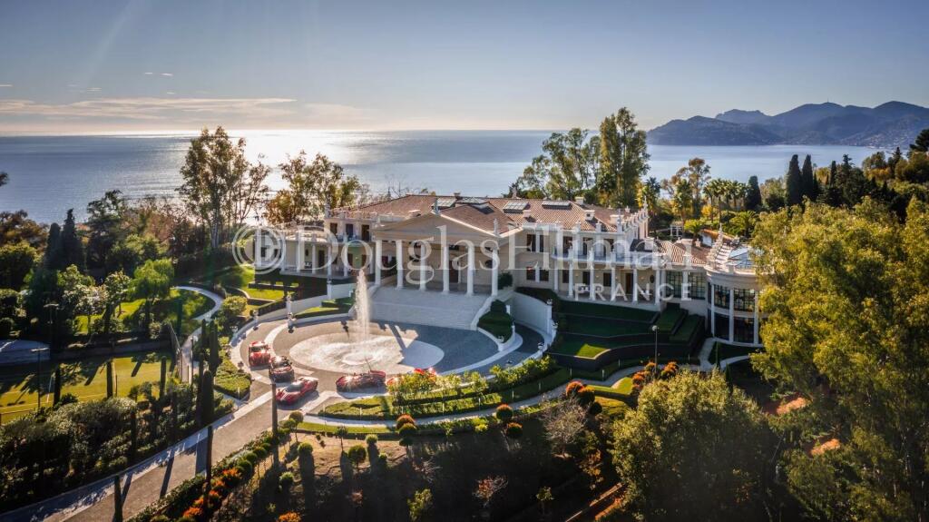 Main image of property: Provence-Alps-Cote d`Azur, Alpes-Maritimes, Cannes