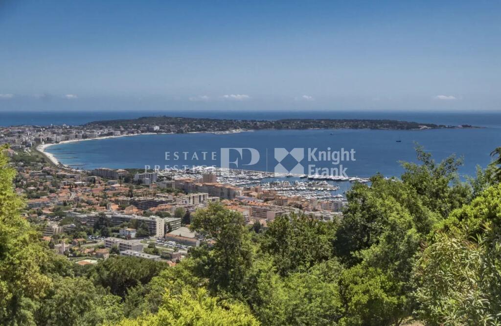 Main image of property: Provence-Alps-Cote d`Azur, Alpes-Maritimes, Cannes