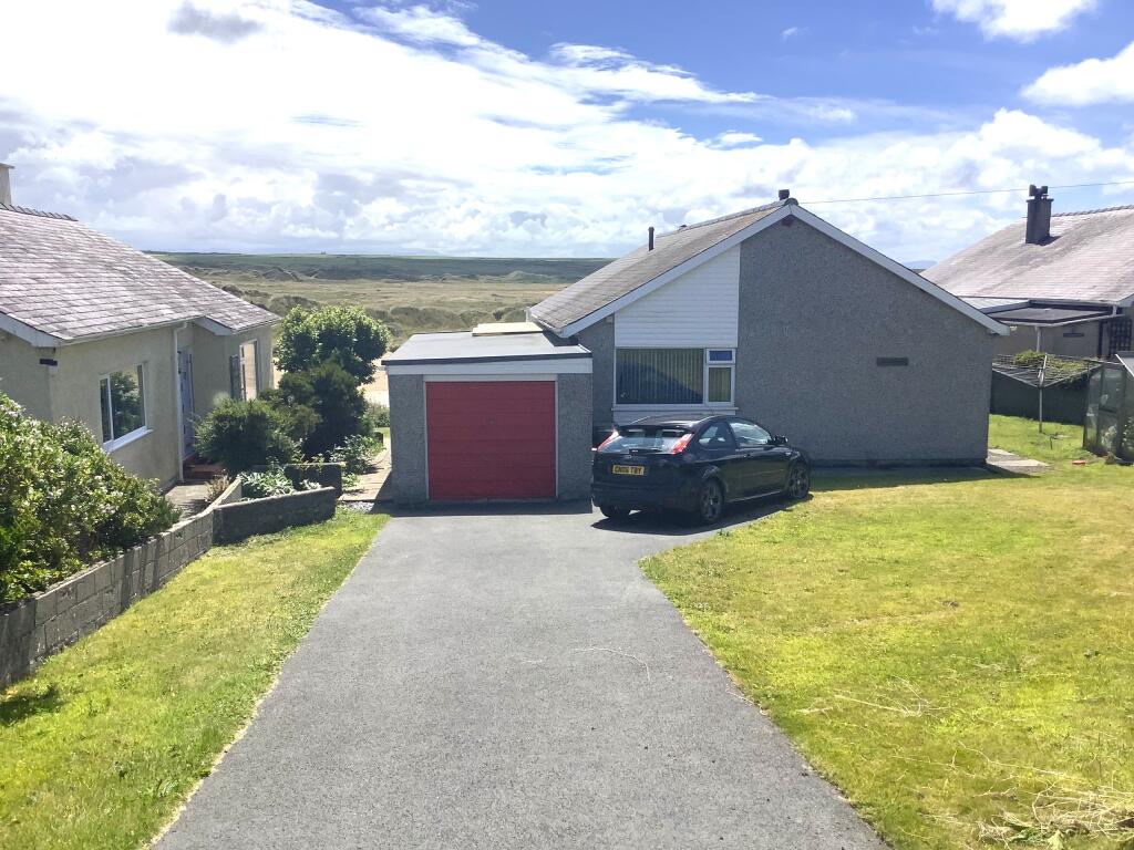 Main image of property: Y Fron, Aberffraw, Llangefni, Ynys Mon