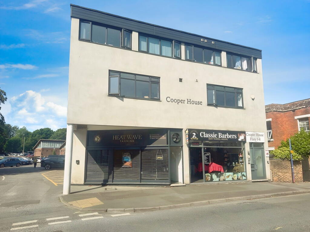 Main image of property: New Road, Hythe, Southampton, SO45 6BP