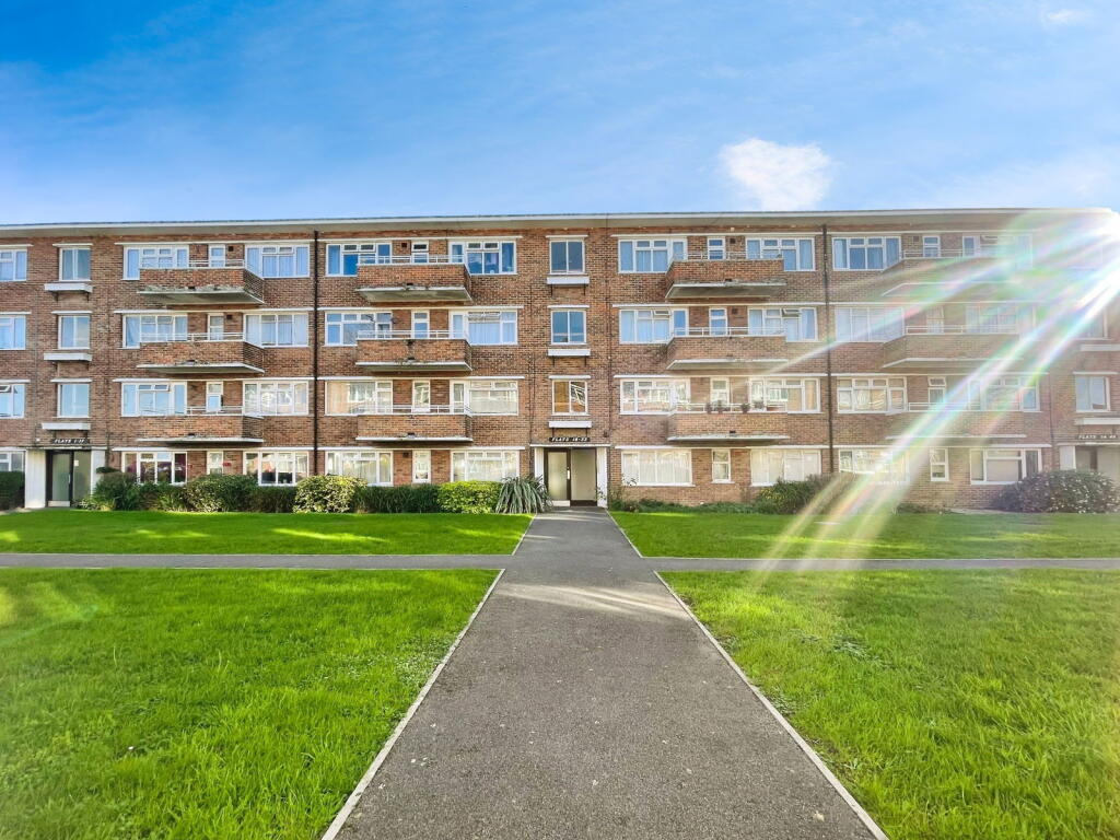 Main image of property: Shirley Road, Southampton, SO15 3JB