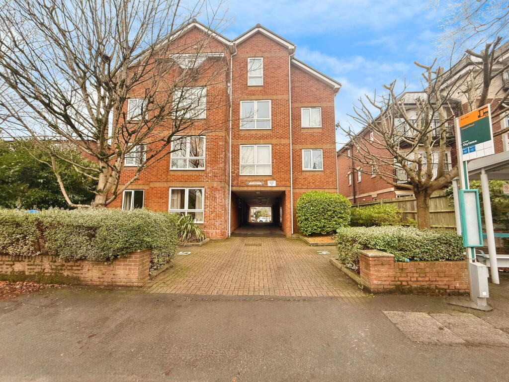 Main image of property: Hill Lane, Southampton, SO15 5FA