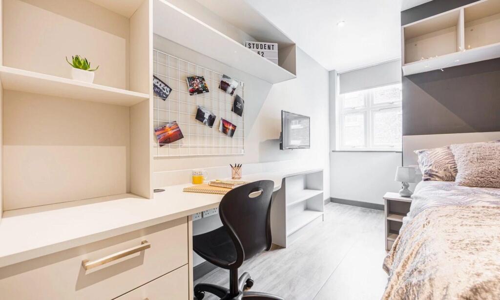 Main image of property: Monument House, Newcastle upon Tyne