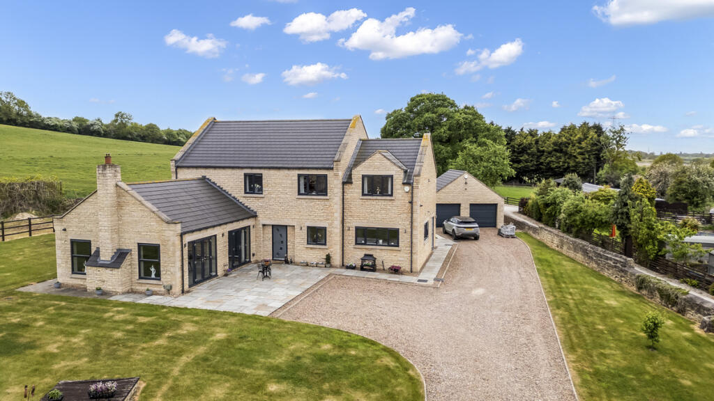 Main image of property: Carr, Rotherham, S66