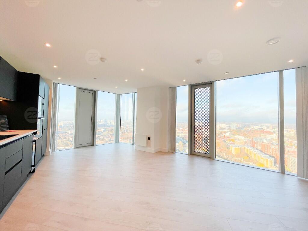 Main image of property: Corner Apartment, 35th Floor, Trinity Way , Manchester, Greater Manchester, M3