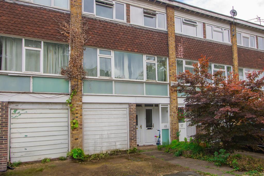 Main image of property: Ringwood Gardens, London, SW15