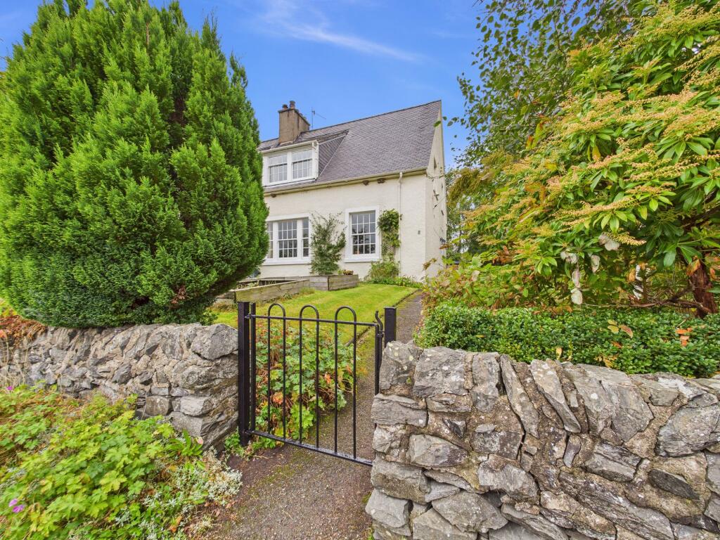 Main image of property: Howes Brae, Skirling, ML12