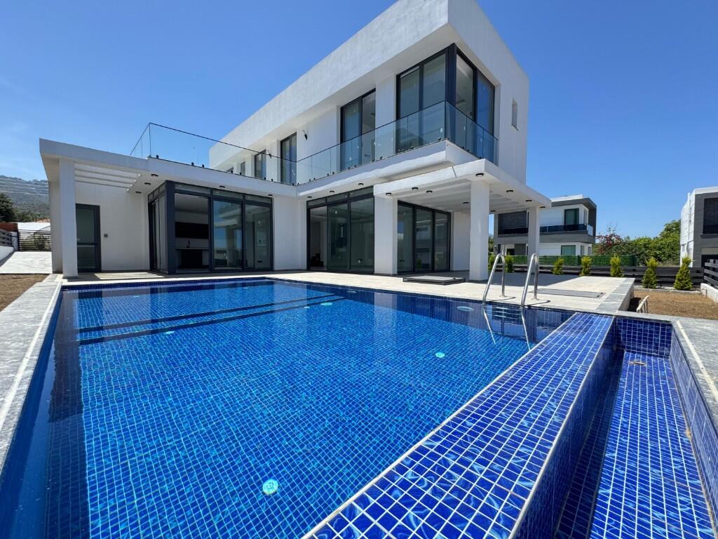 Main image of property: Alsancak, Girne