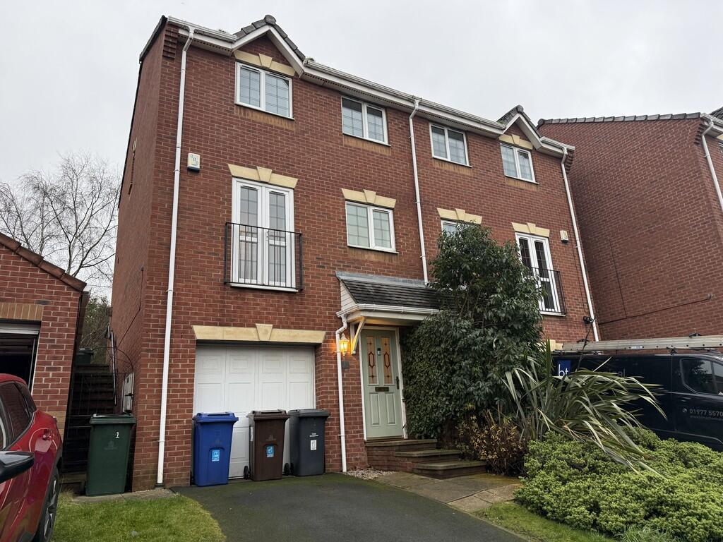 Main image of property: Foxen Croft, Lundwood, Barnsley, S71 5JE