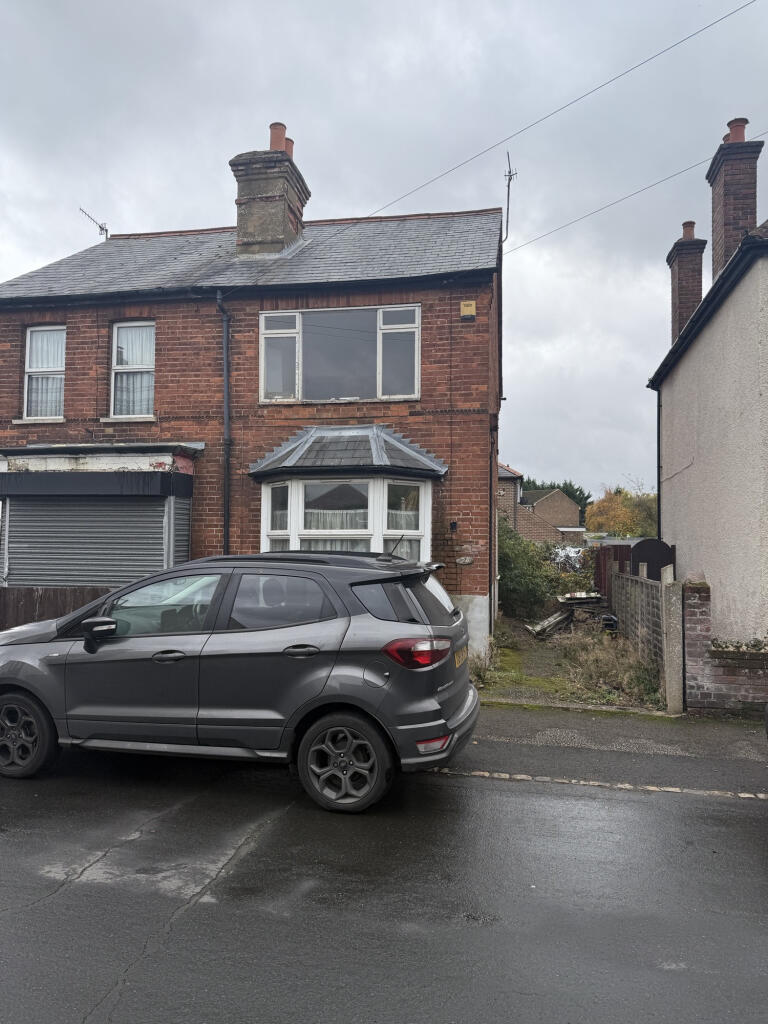 Main image of property: 26, Kings Road, High Wycombe, Buckinghamshire HP11 1SA