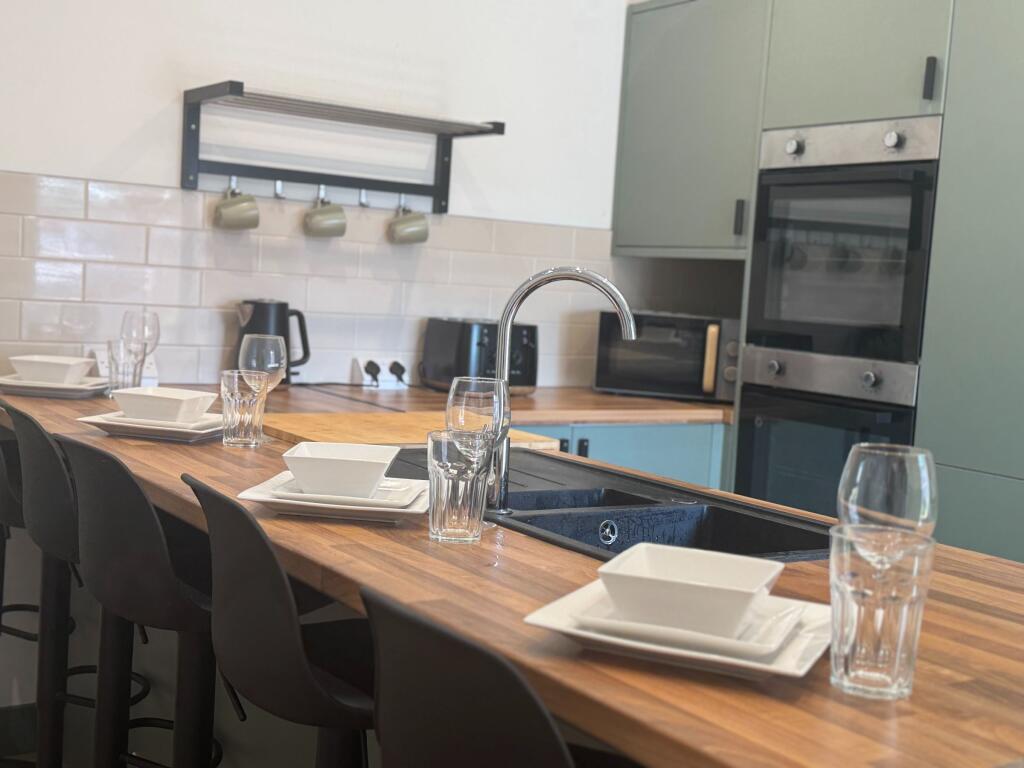 Main image of property: HMO Room 3, 7 Warmsworth Road