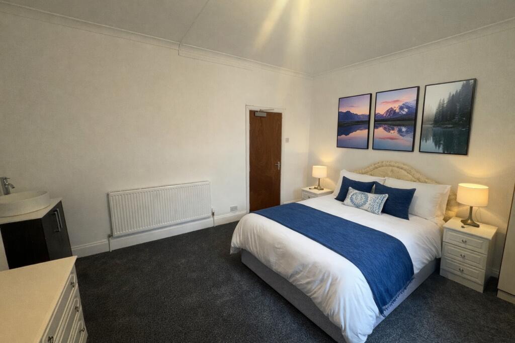 Main image of property: 120 Milton Walk, Room 4