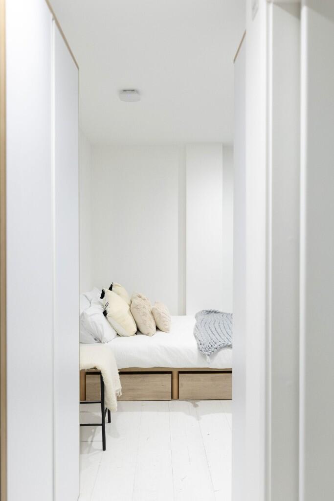 Main image of property: Commercial Road, London, E14