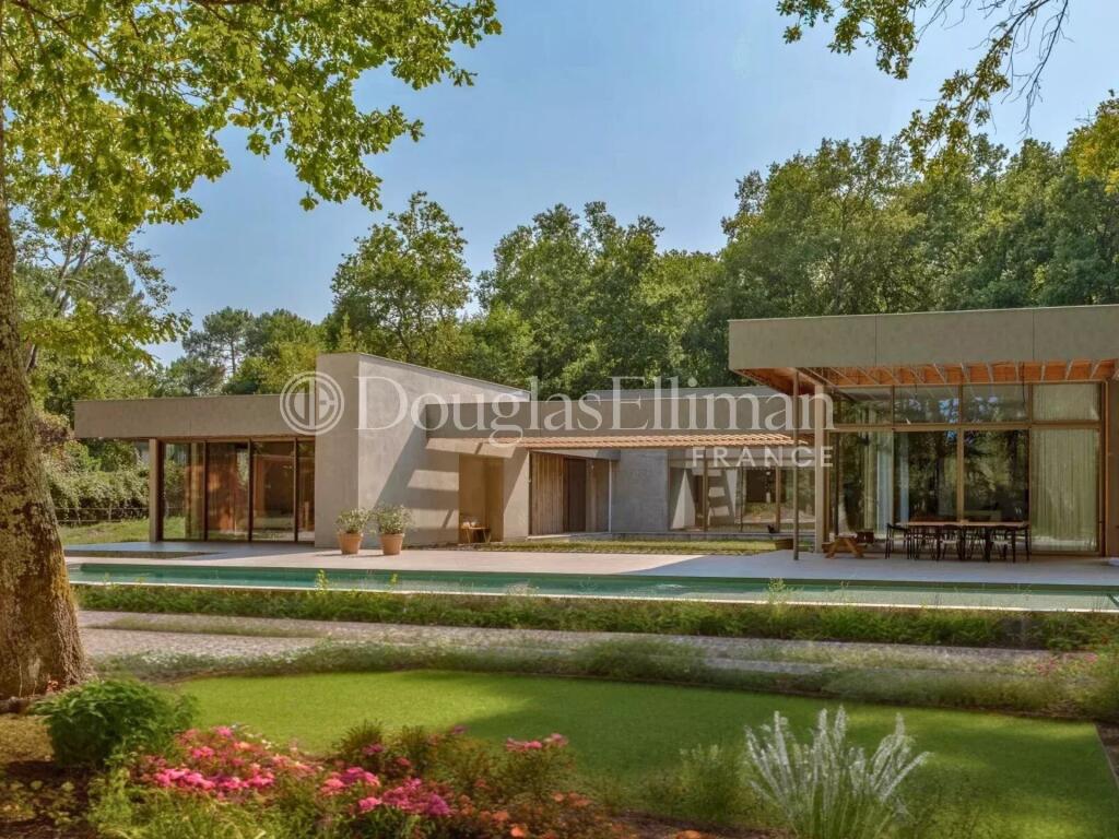 Main image of property: Aquitaine, Gironde, Bordeaux