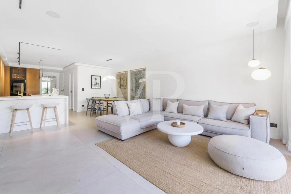 Main image of property: Provence-Alps-Cote d`Azur, Alpes-Maritimes, Cannes