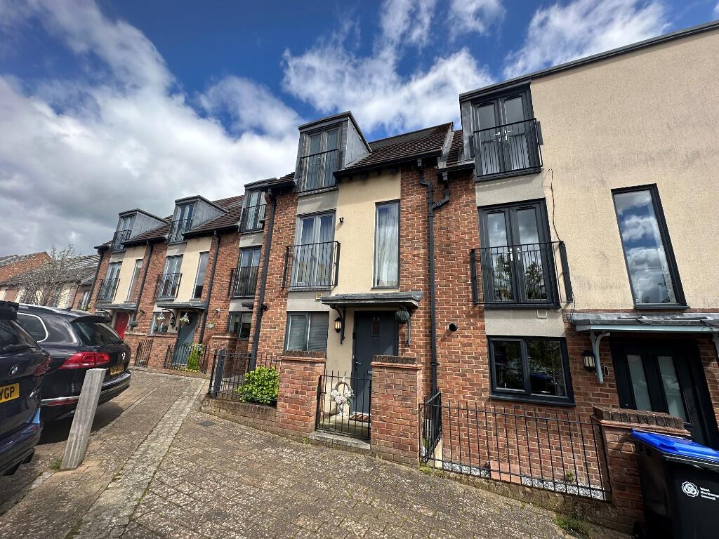 Main image of property: Samwell Lane, Northampton, NN5