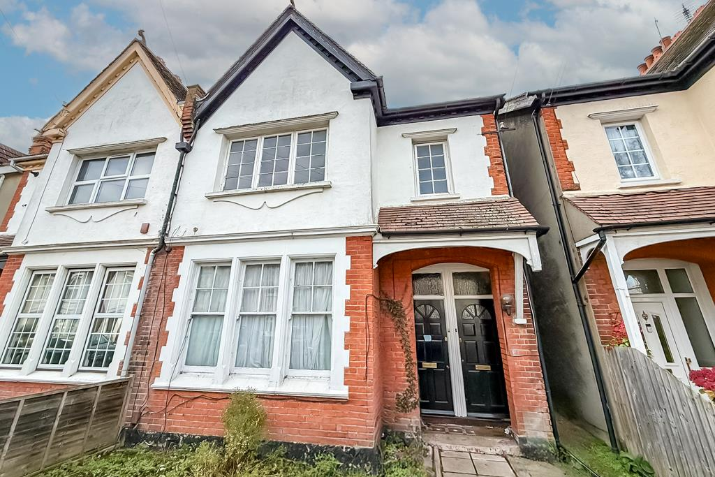 Main image of property: Carisbrooke Road, Westcliff-on-Sea