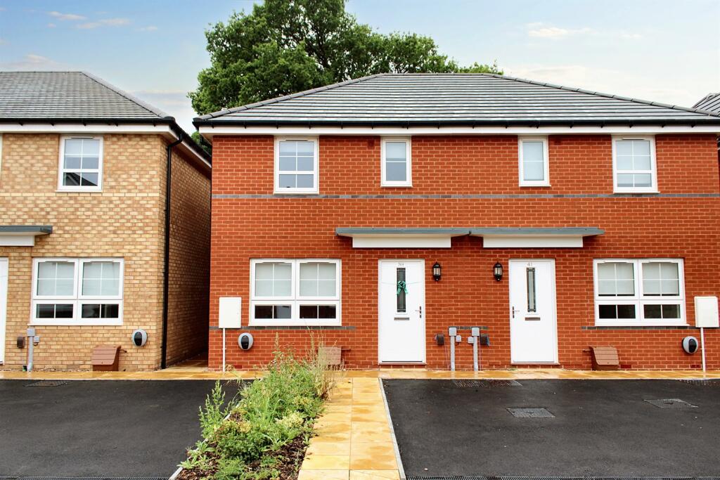 Main image of property: Harworth,
Doncaster,
DN11 8TH