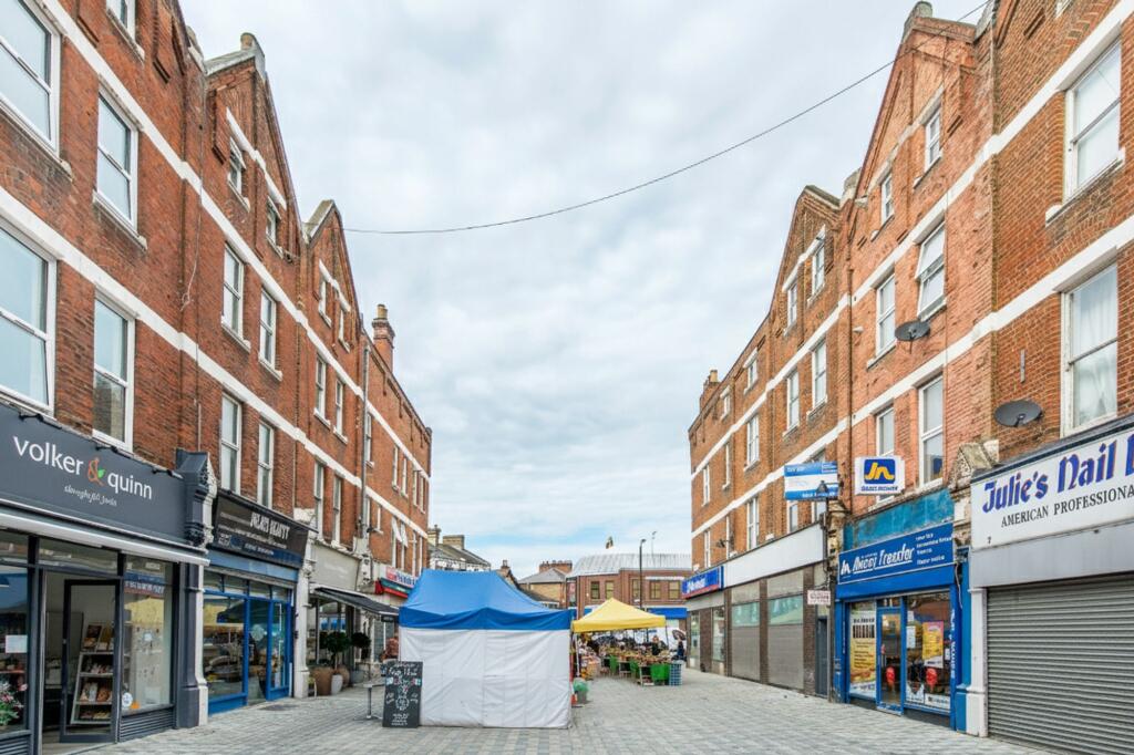 Main image of property: Hildreth Street, London, SW12