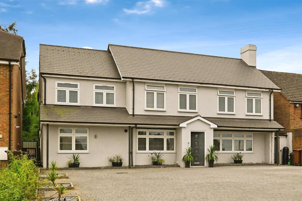 Main image of property: Lower Rainham Road, Rainham, Gillingham