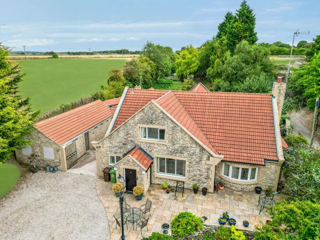 Main image of property: Cattlelaith Lane, Knottingley