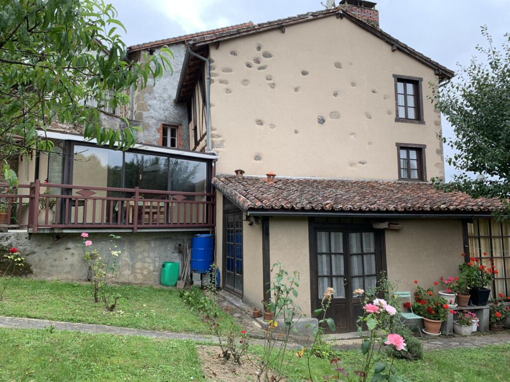 Main image of property: 16500 confolens