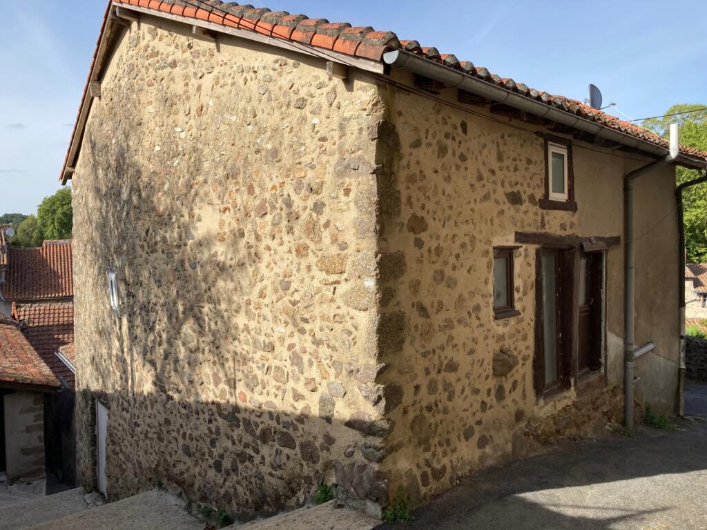 Main image of property: 16500 confolens