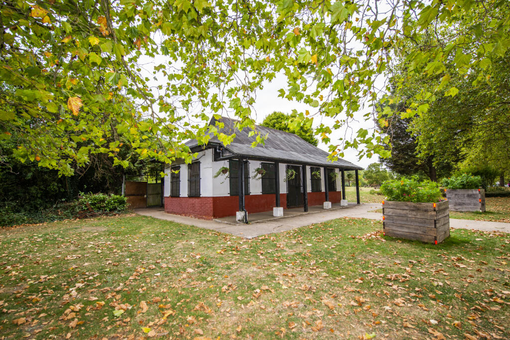 Main image of property: Carlton Avenue, Harrow, Middlesex, HA3 8AX