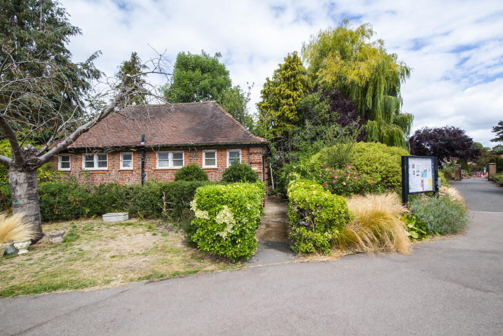 Main image of property: Pinner Grove, Pinner, Middlesex, HA5 5NZ