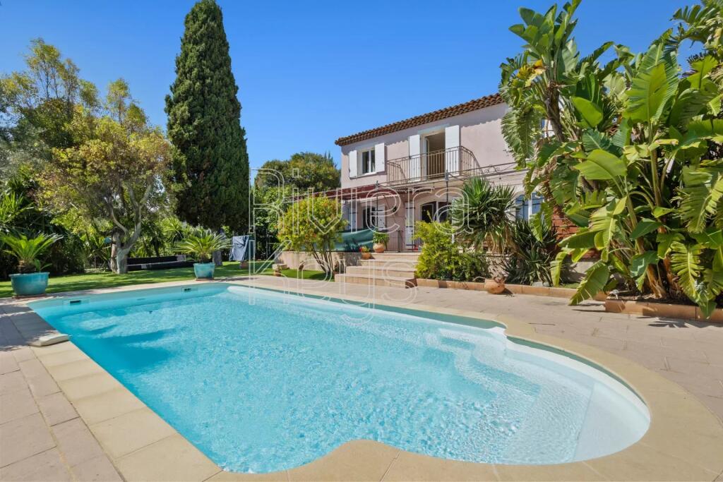 Main image of property: Provence-Alps-Cote d`Azur, Alpes-Maritimes, Cagnes-sur-Mer