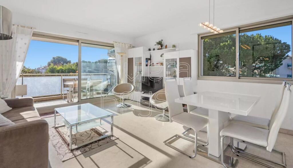 Main image of property: Provence-Alps-Cote d`Azur, Alpes-Maritimes, Cannes