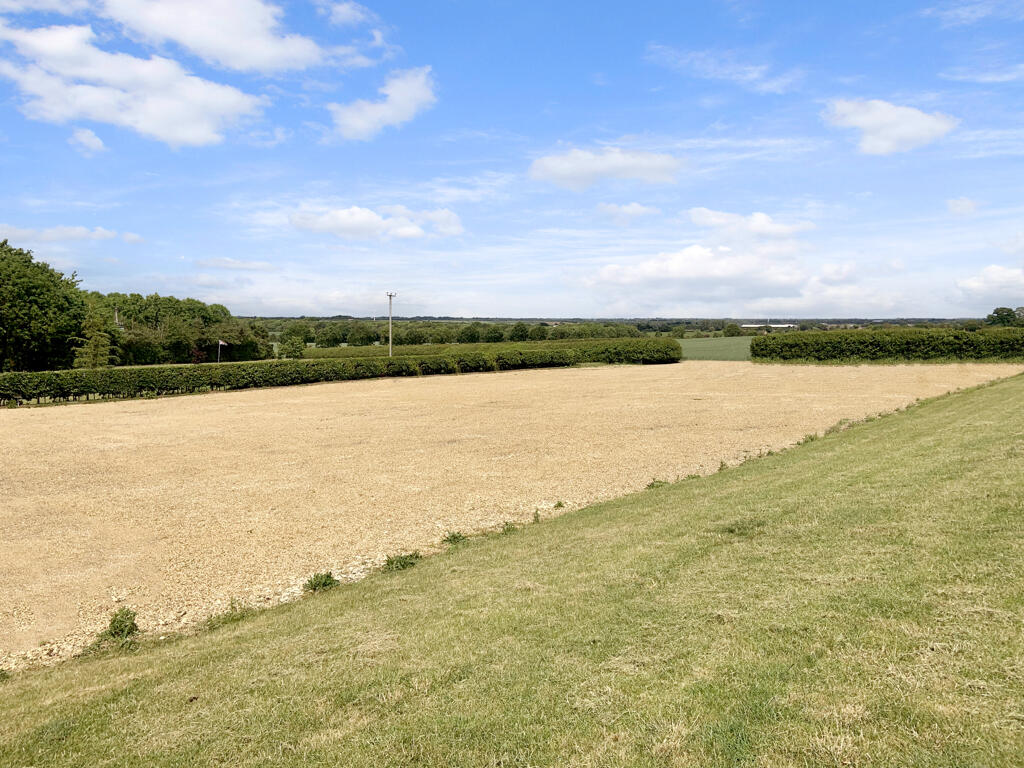 Main image of property: Dumptilow Farm, Lattenbury Hill, Huntingdon, Cambridgeshire, PE28 9PJ