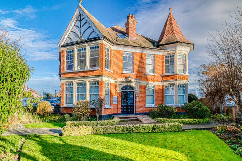 Main image of property: Leigh Road, Leigh-on-sea, SS9