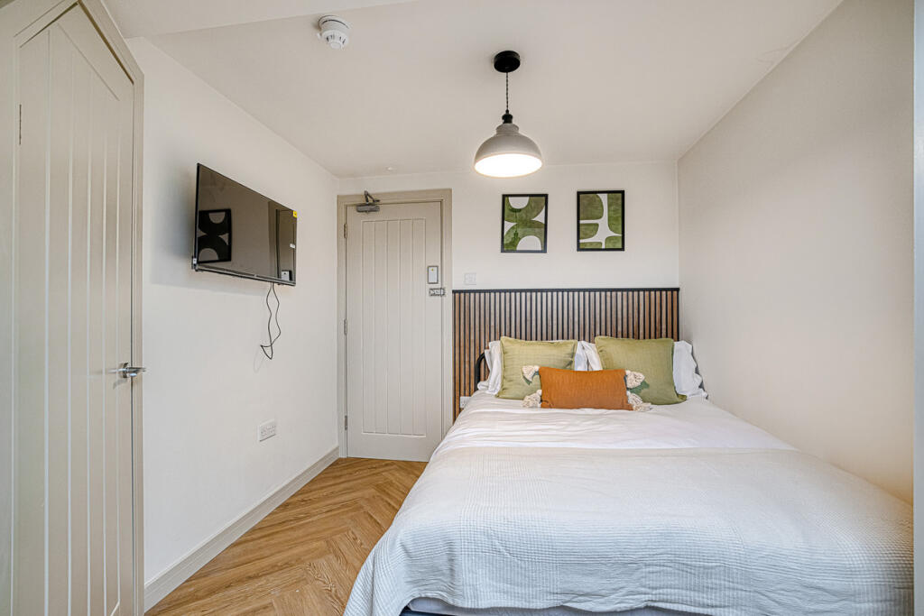 Main image of property: Priestfield Road, Gillingham, ME7