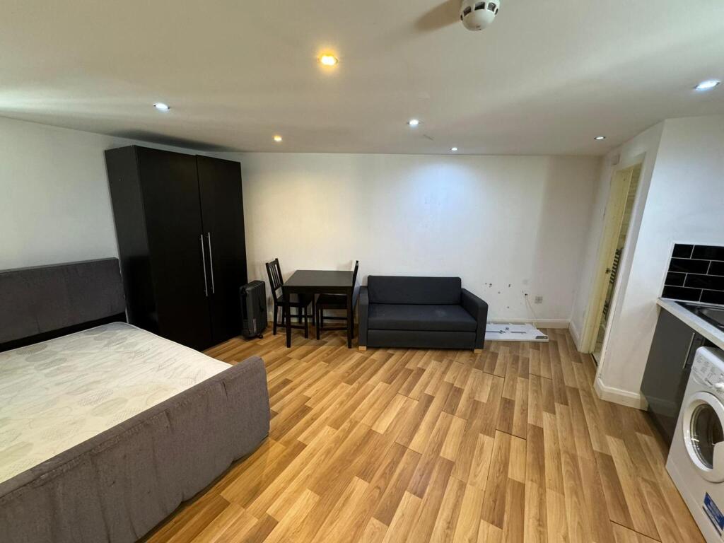 Main image of property: Black Horse, Mabgate, LS9