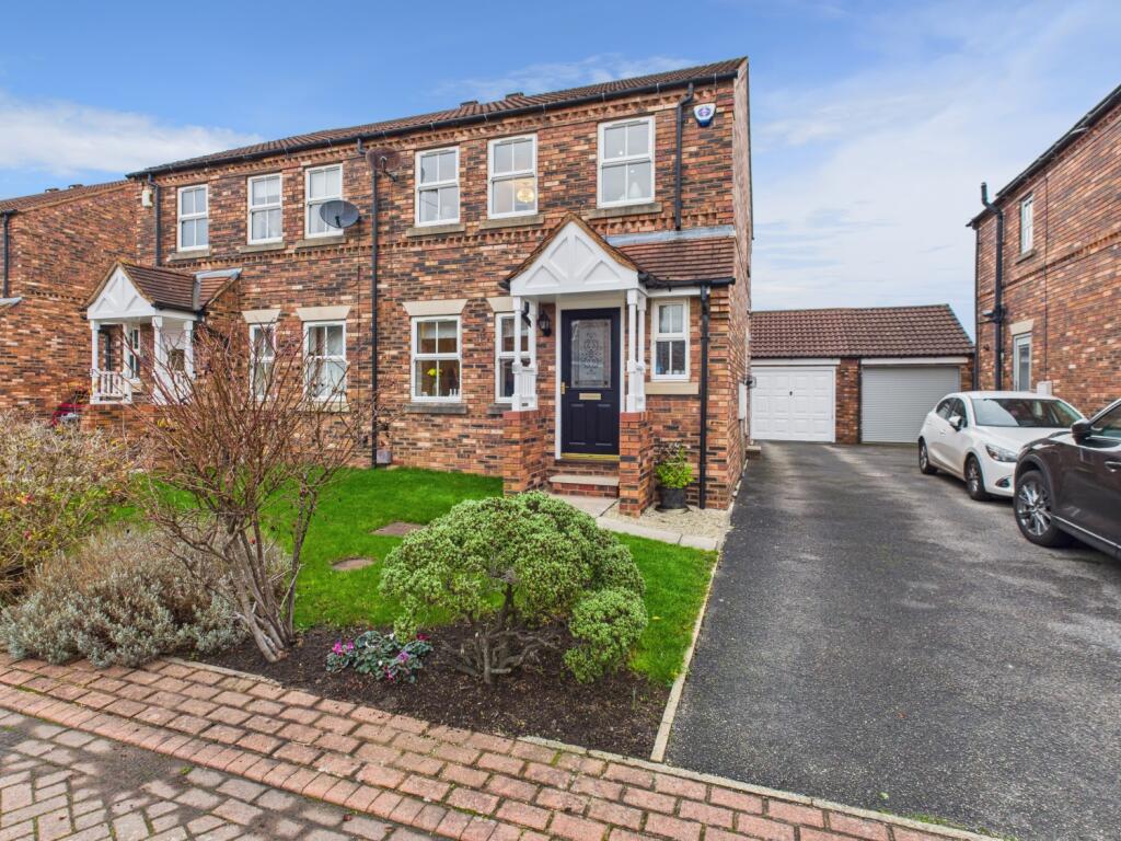 Main image of property: Kingsfield, Rothwell, Leeds, West Yorkshire, LS26