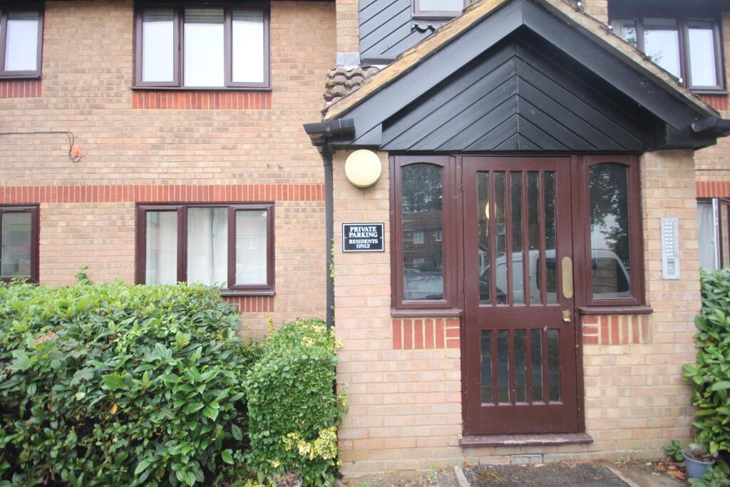 Main image of property: Rodeheath, Luton, LU4