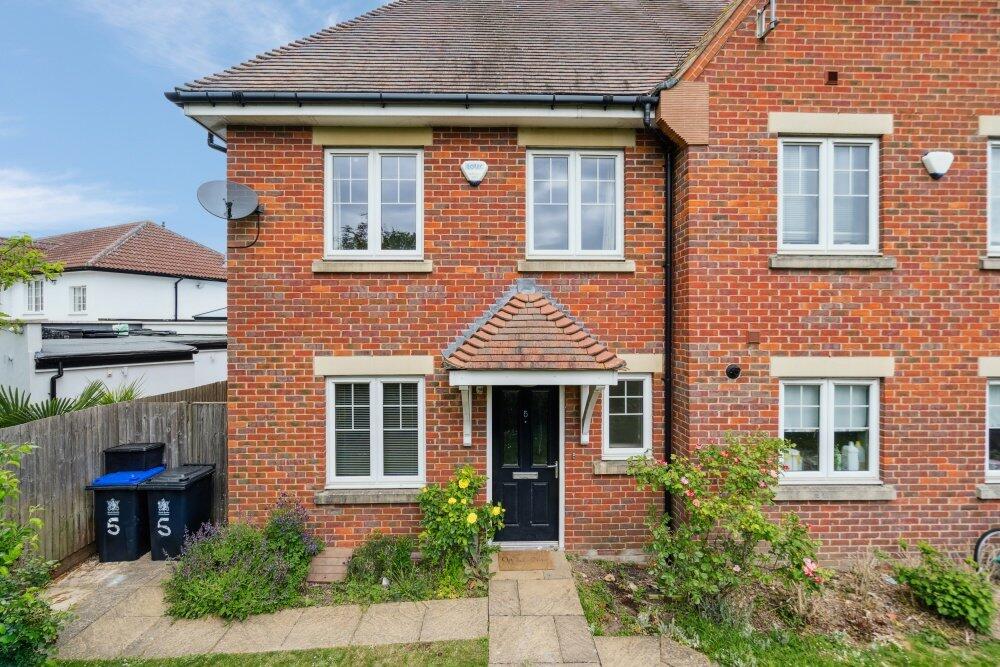 Main image of property: Waldenbury Place, Beaconsfield, Buckinghamshire, HP9