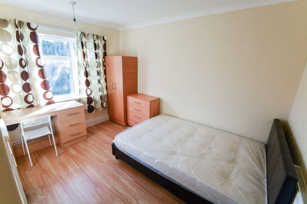 Main image of property: Ash Road, Leeds, West Yorkshire, LS6