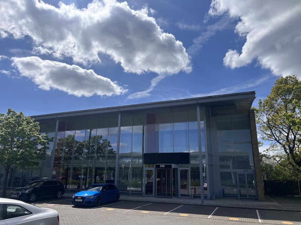 Main image of property: 250 Winnersh Triangle, Reading, Berkshire, RG41 5TP