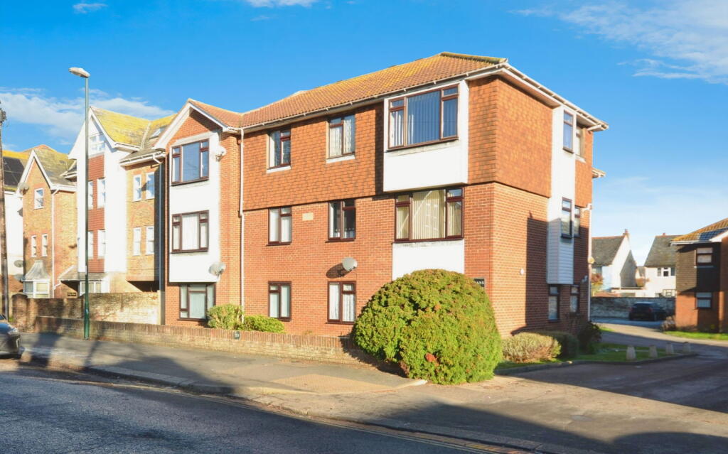 Main image of property: Linden Road, BOGNOR REGIS, PO21 2BX