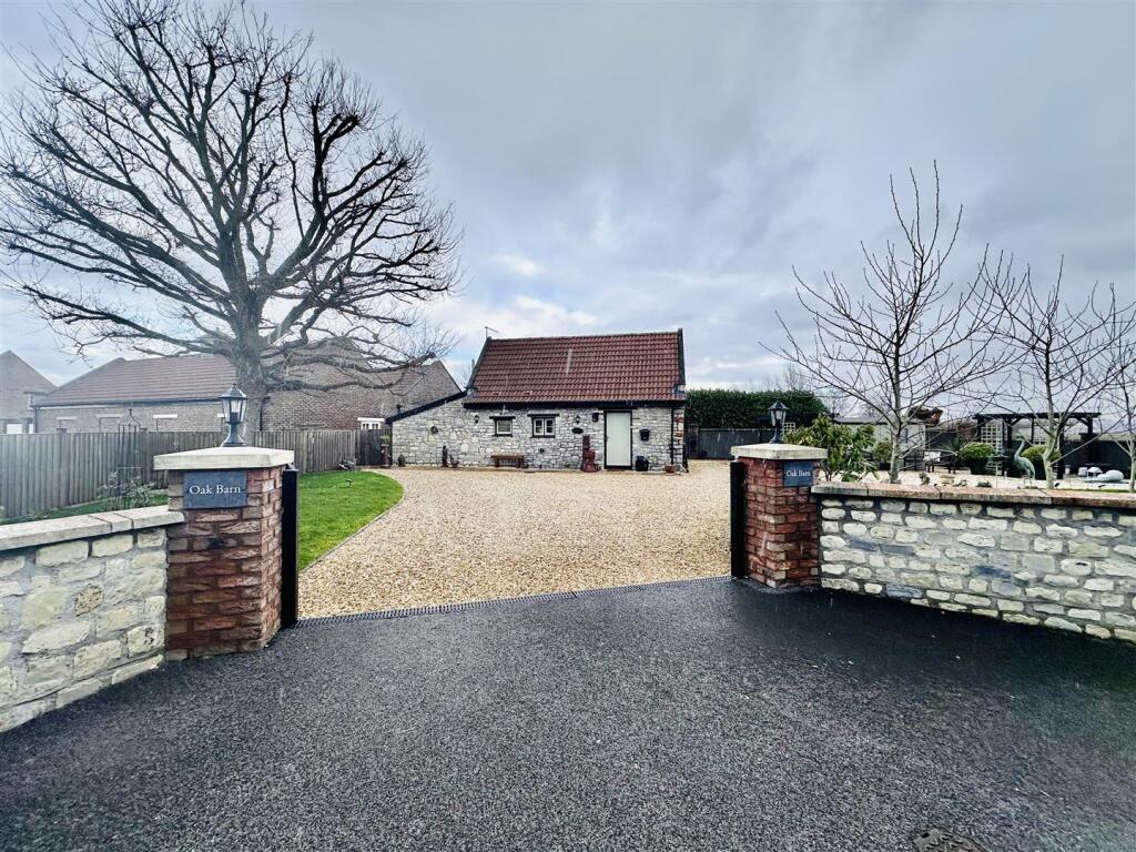 Main image of property: Kingsway, Tarnock,