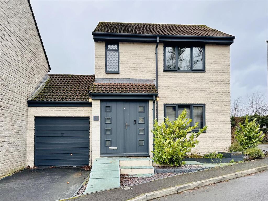 Main image of property: Cheddar Fields, Cheddar