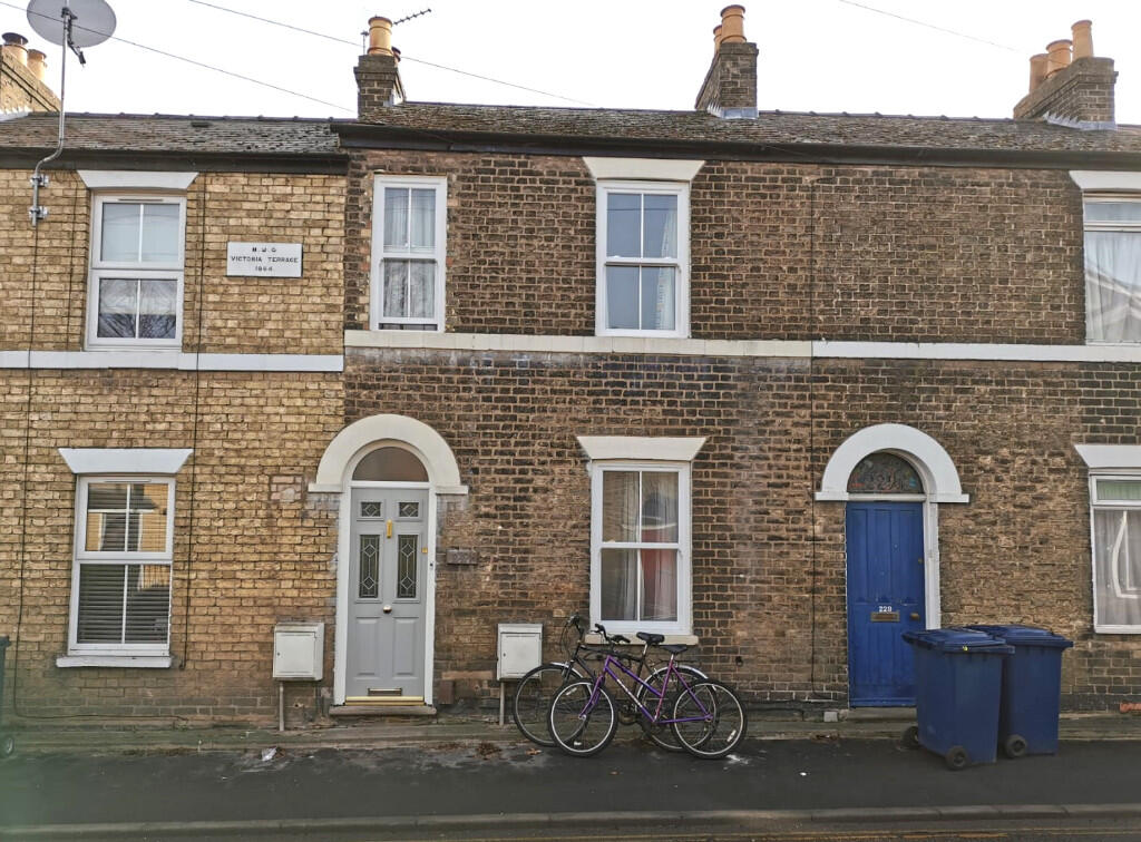 Main image of property: Victoria Road, Cambridge, Cambridgeshire, CB4