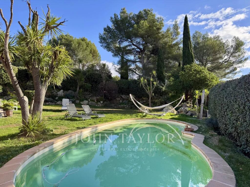 Main image of property: Provence-Alps-Cote d`Azur, Var, Signes