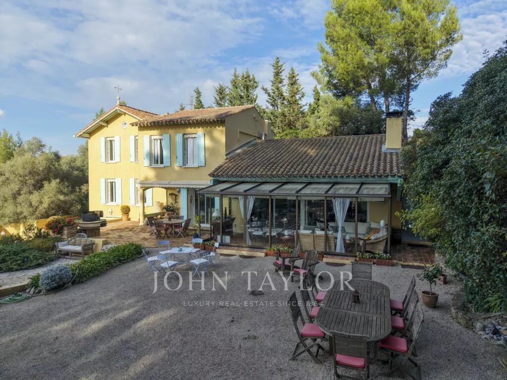Main image of property: Provence-Alps-Cote d`Azur, Bouches-du-Rhône, Cassis
