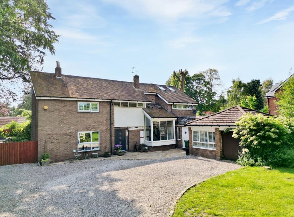 Main image of property: Noctorum Lane, Prenton, CH43