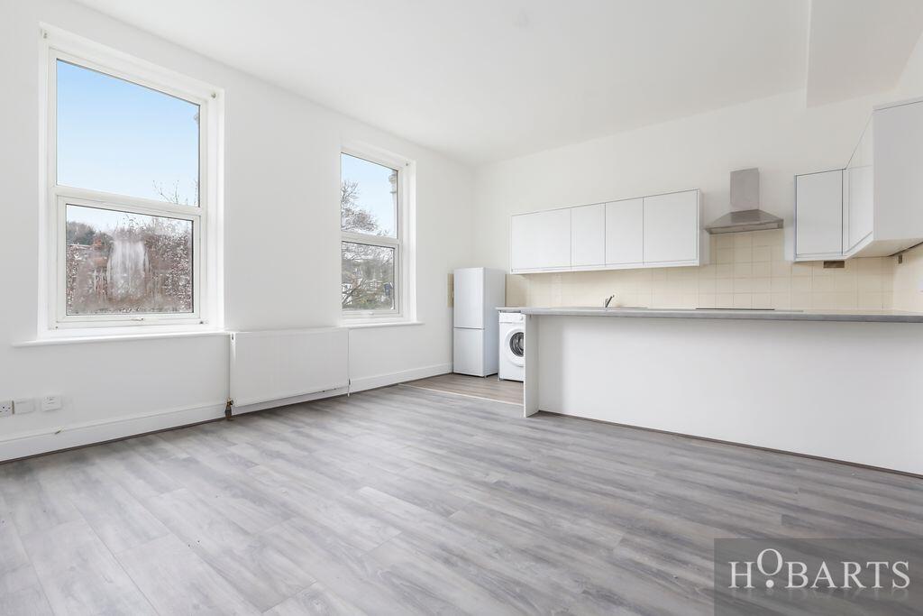 Main image of property: 5 Crescent Road, N22