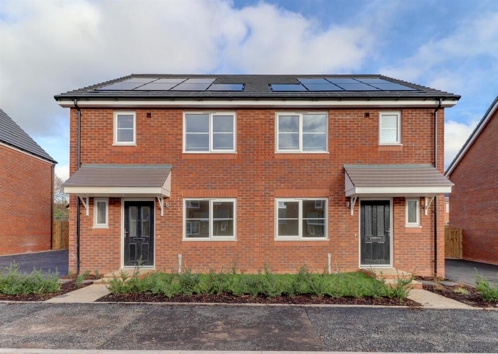 Main image of property: Ravenhall Way, Kenilworth, CV8 2WJ